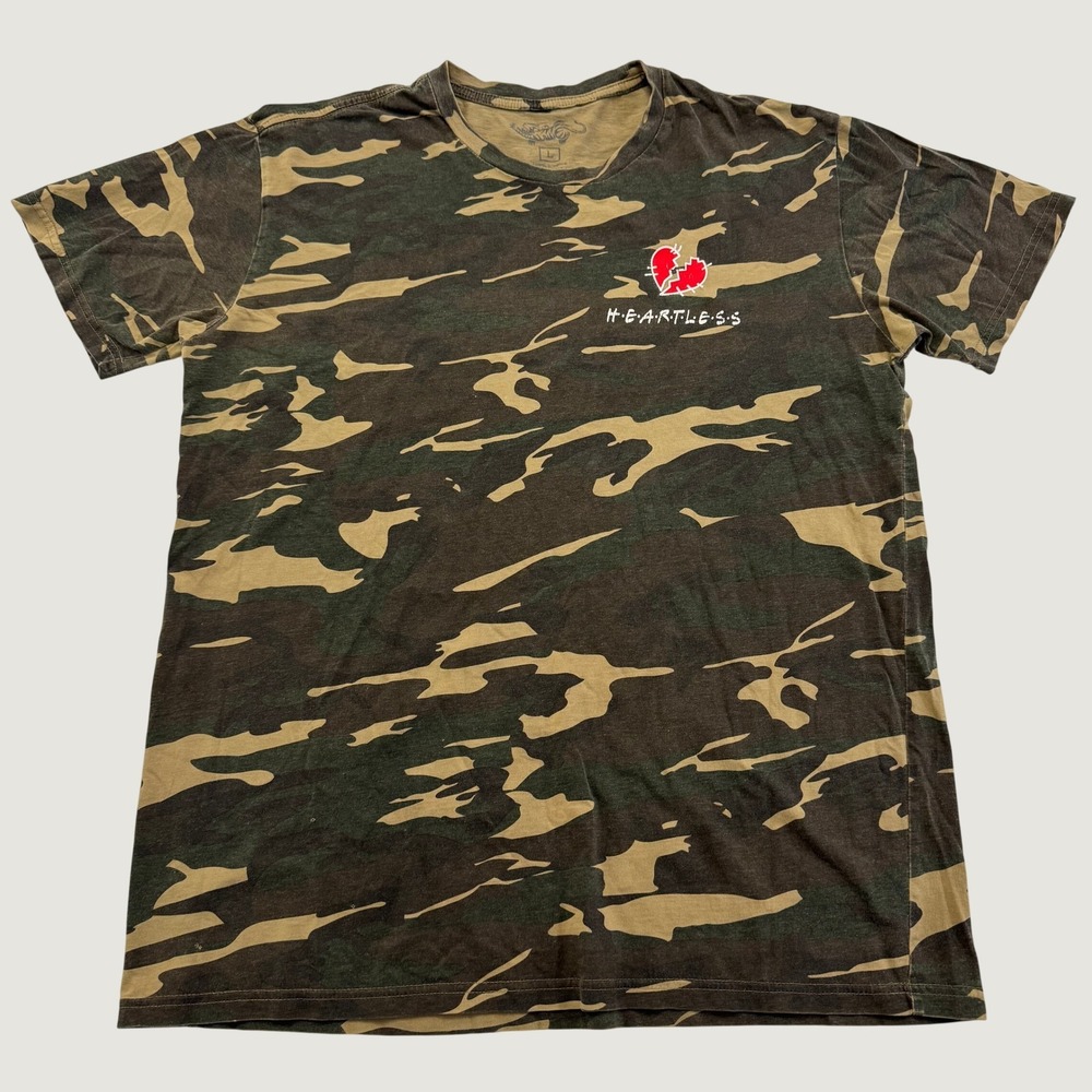 Heartless Mens Large Camo Graphic T-Shirt Broken Heart Streetwear Front Back